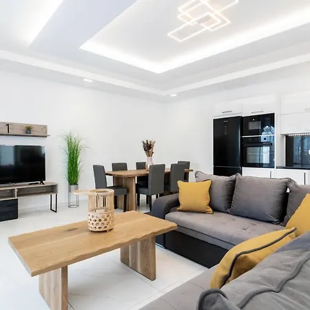 Eagle's Nest - Adjoining Villas! * Τσιλιβί