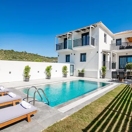 Βίλα Eagle's Nest - Adjoining Villas! Τσιλιβί